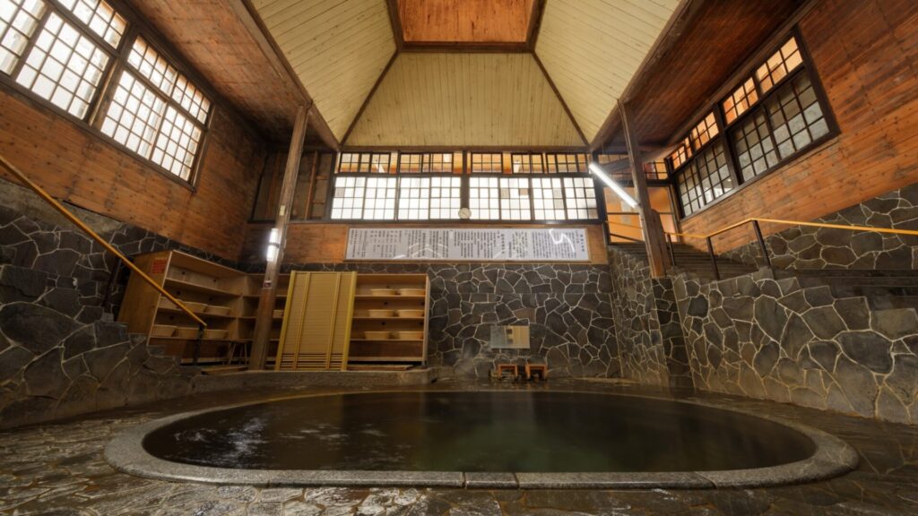 日本一深い天然岩風呂　白猿の湯
